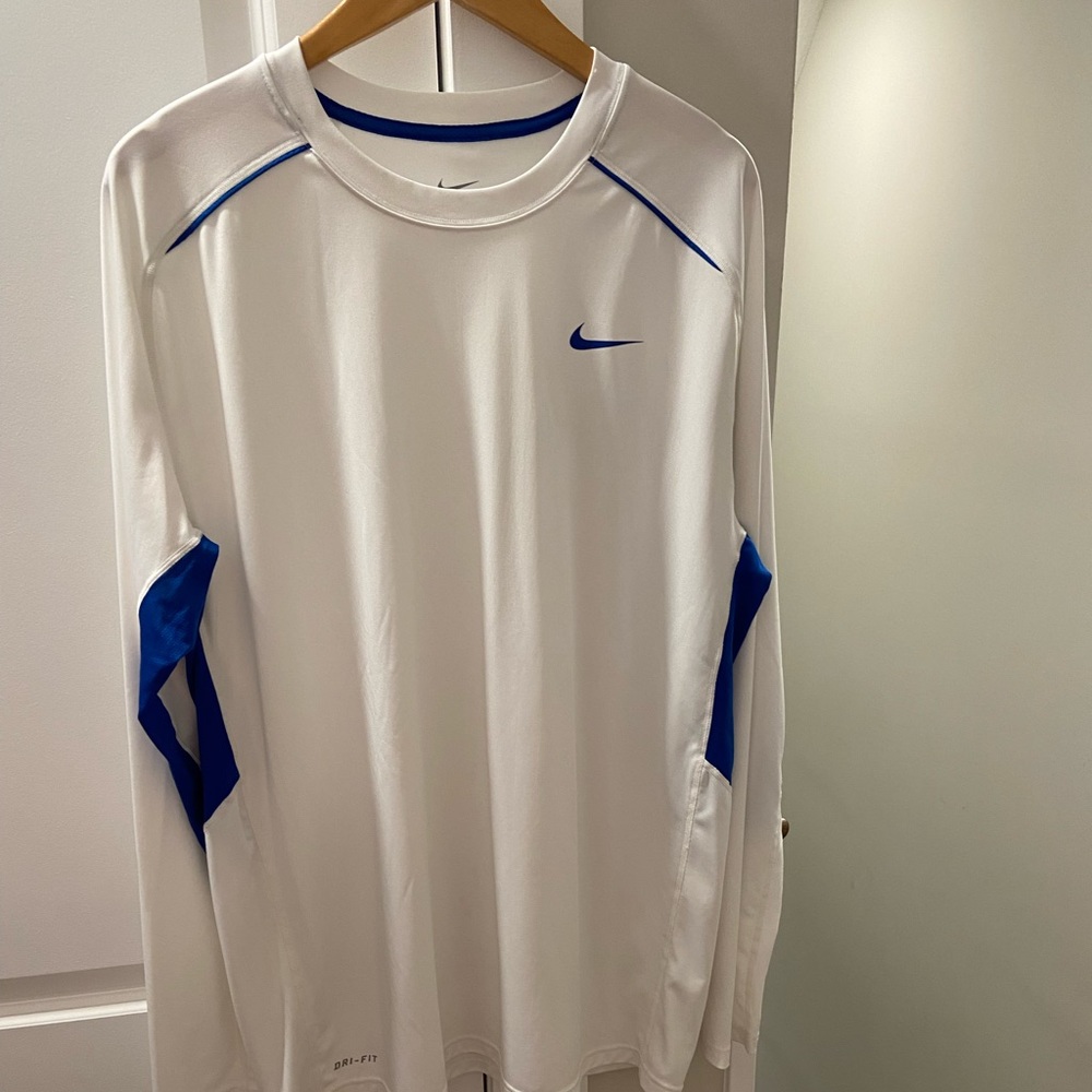 LIKE NEW Nike Dri-Fit Long Sleeve Shirt with Blue Detailing Sz XL